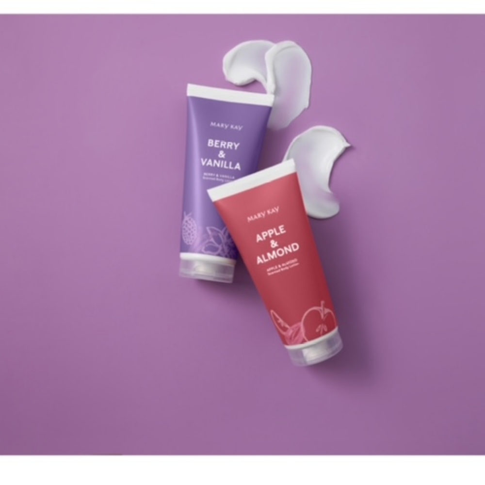 Mary Kay Berry & Vanilla and Apple & Almond Body Wash Set